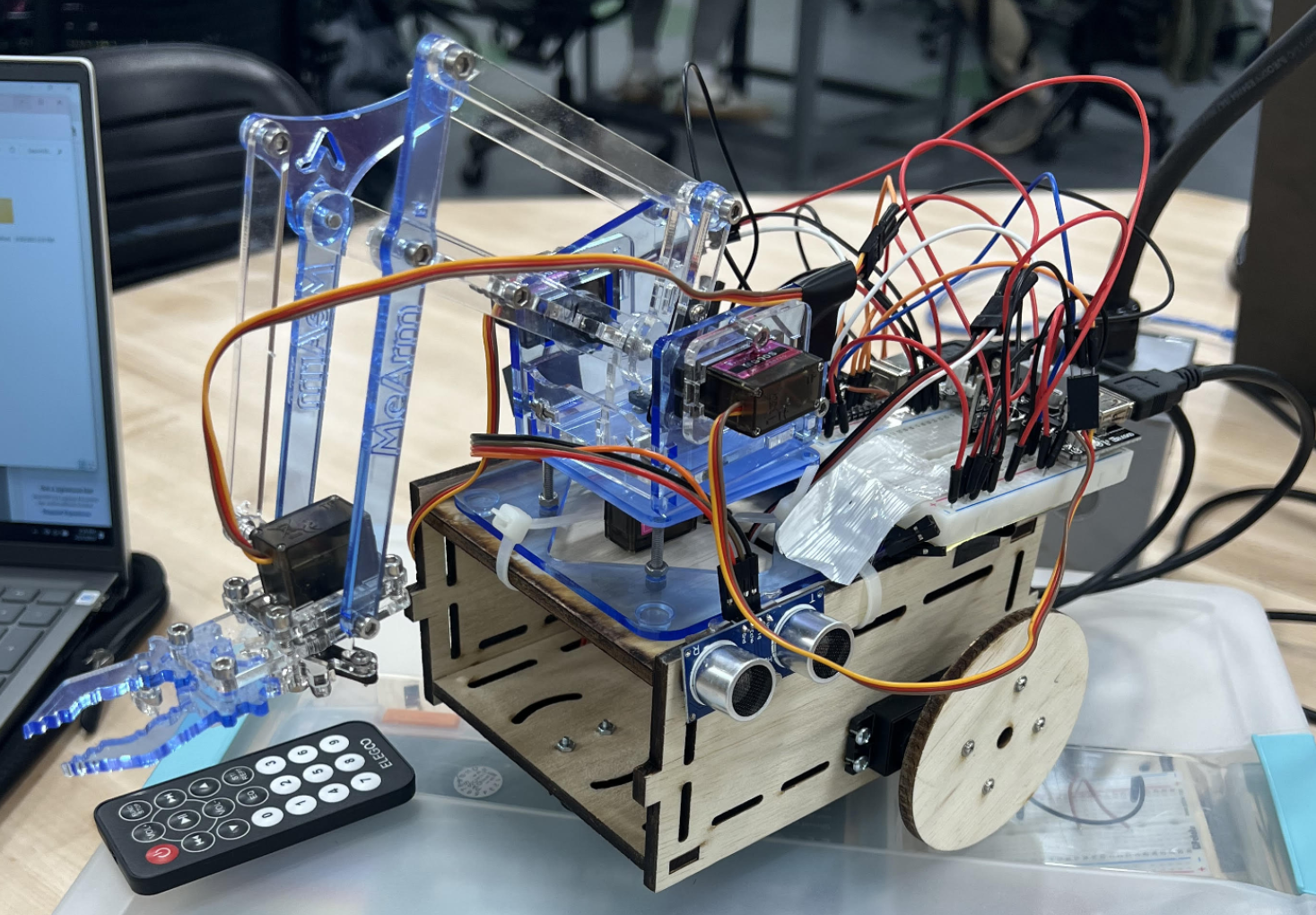 4 DOF Robotic Arm mounted on a Mobile Base